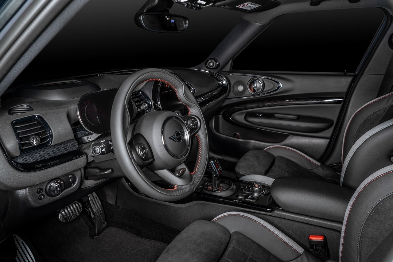Концепт MINI John Cooper Works GP: рулевое колесо